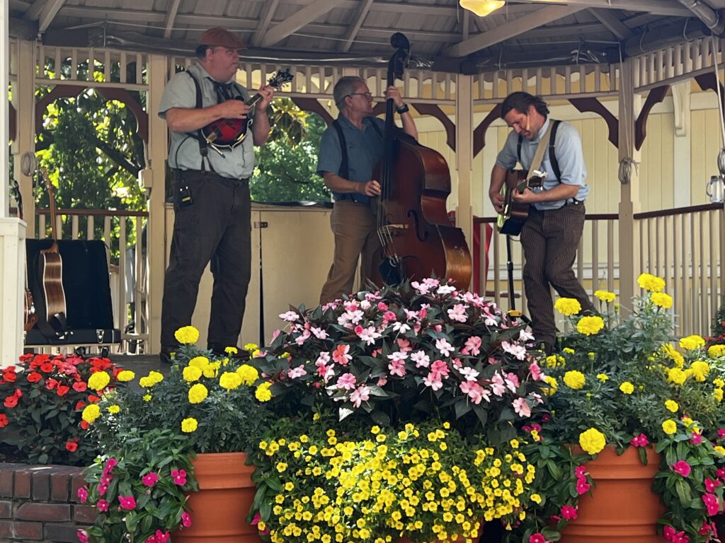 12 Reasons To Visit Dollywood: Live Music