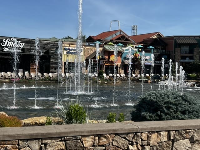 Things To Do in Pigeon Forge: The Island